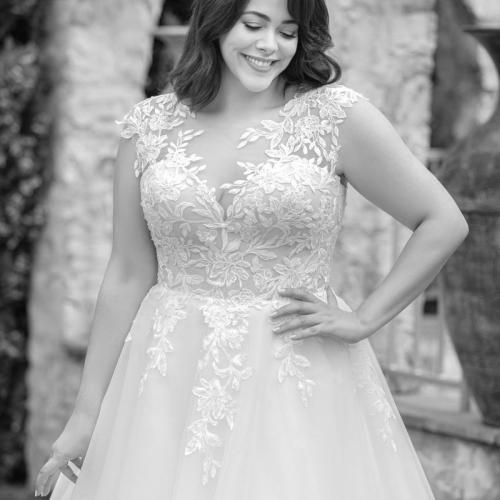 Robe de mariée Jolie ronde grande taille plus size Bastogne luxembourg dentelle tulles - Marie Et Vous